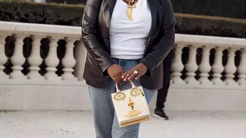 The Ultimate Guide to Styling Straight-Leg Jeans: 5 Chic Outfit Ideas