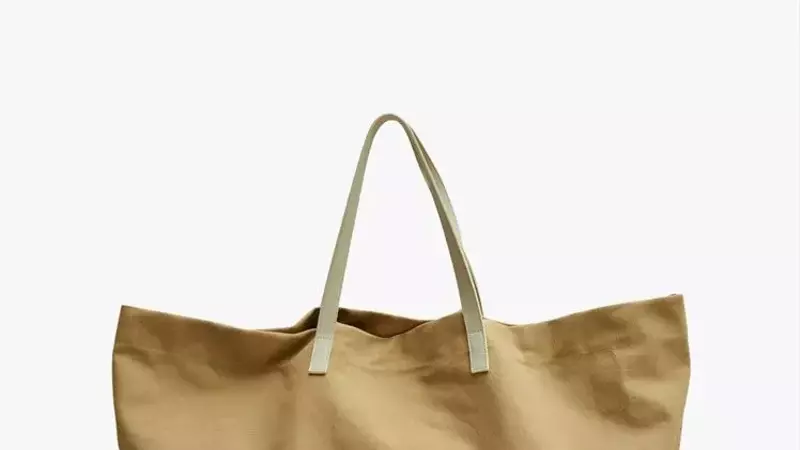 The Essential Canvas Totes for a Stylish Spring and Summer