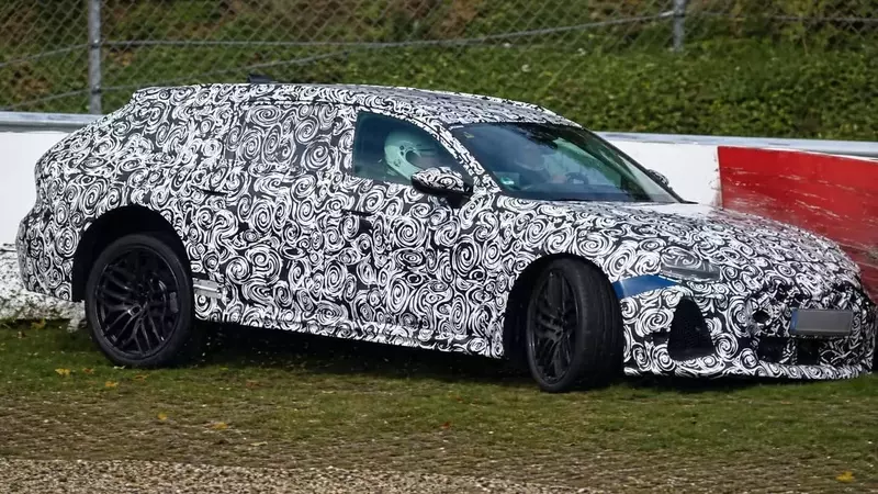 Audi RS6 Prototype Collides During Nürburgring Testing