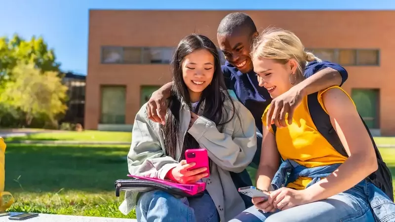 Navigating Senioritis: Ensuring a Smooth Transition to College