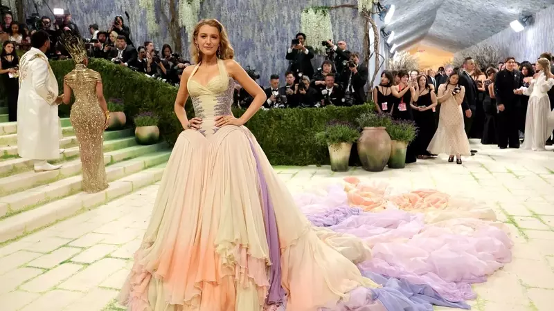 Blake Lively's Stunning Comeback to the Met Gala in Vintage Atelier Versace