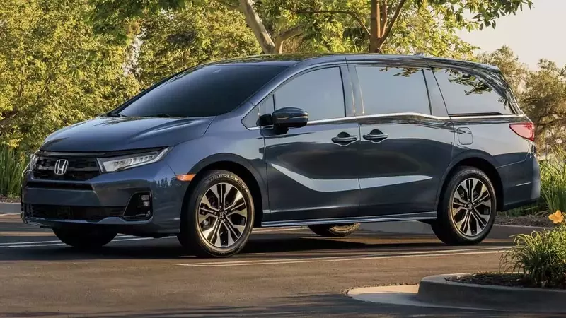 Honda to Extend Production of Key Models Through Decade's End