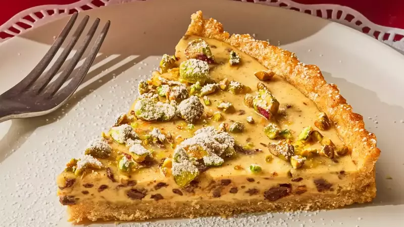 The Art of Crafting a Cannoli Tart: A Culinary Innovation