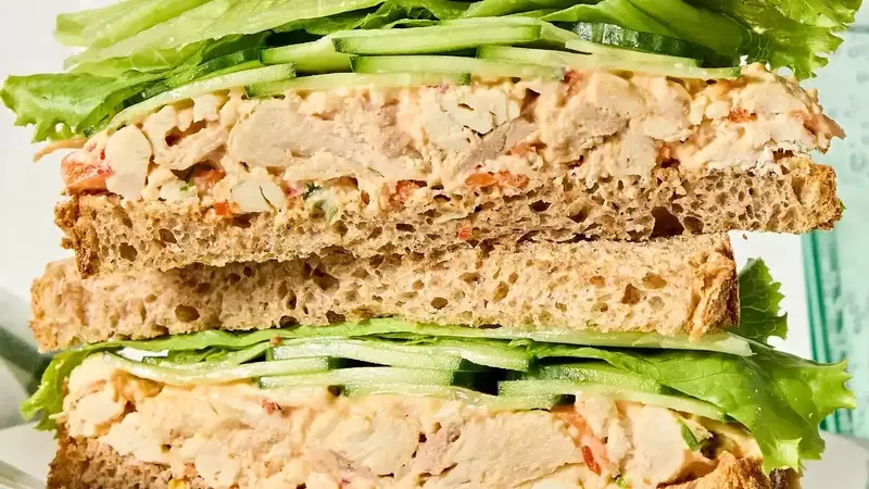 Spicy Chicken Salad Sandwich: A Flavorful and Healthy Lunch Option