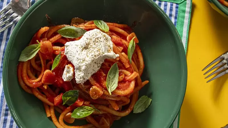 Garlicky Gochujang Tomato Bucatini