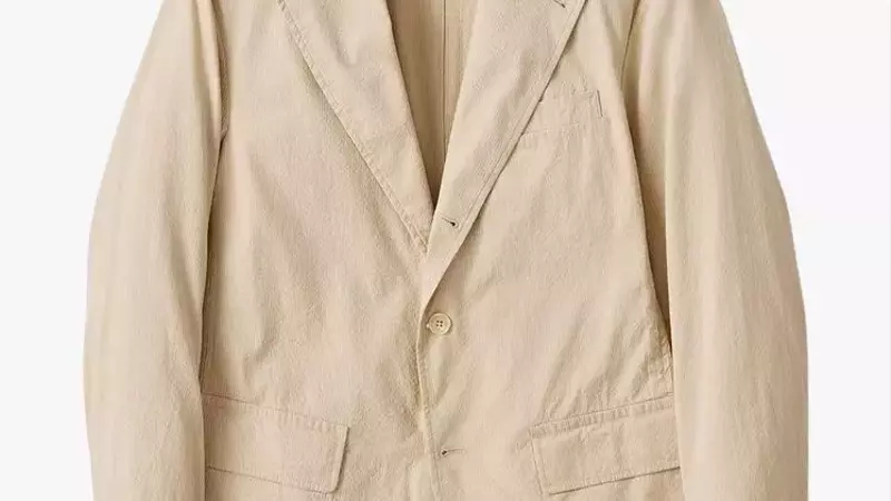 The Ultimate Guide to Men's Beach Wedding Attire