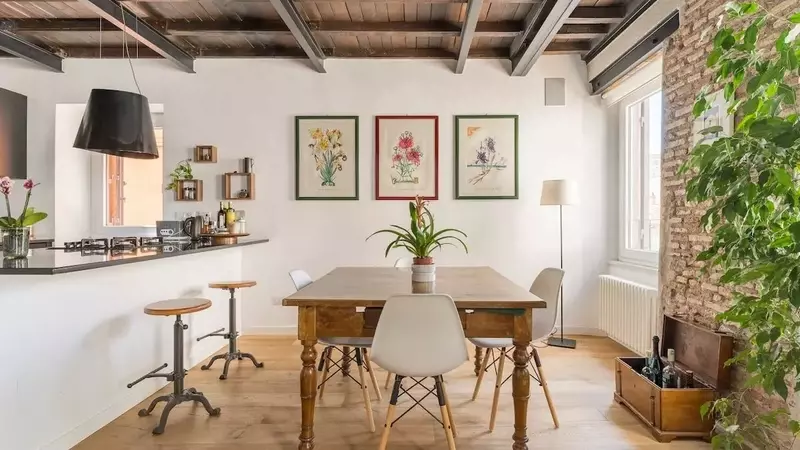 Top Airbnb Selections for Memorable Solo Journeys