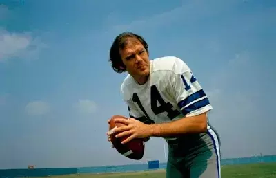 Remembering Craig Morton: A Dual Super Bowl Quarterback's Legacy