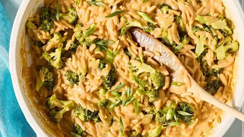 Quick and Healthy Broccoli-Cheddar Orzo