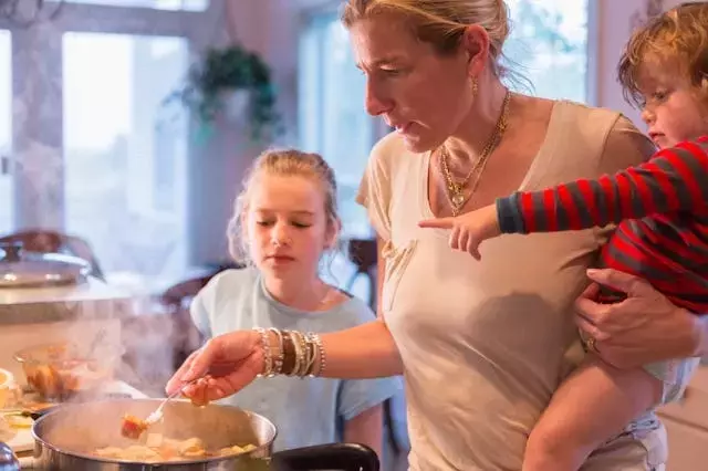 Moms Share Insights on Overcoming Mealtime Monotony