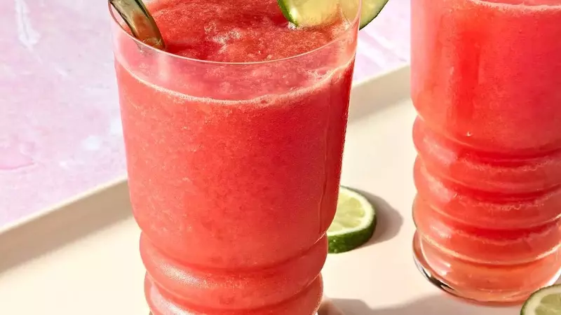 Refreshing Electrolyte Smoothie: A Quick and Healthy Hydration Boost
