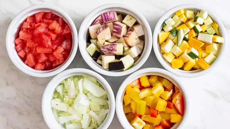 Efficient Weeknight Cooking: The Chef's Approach to Ingredient Preparation