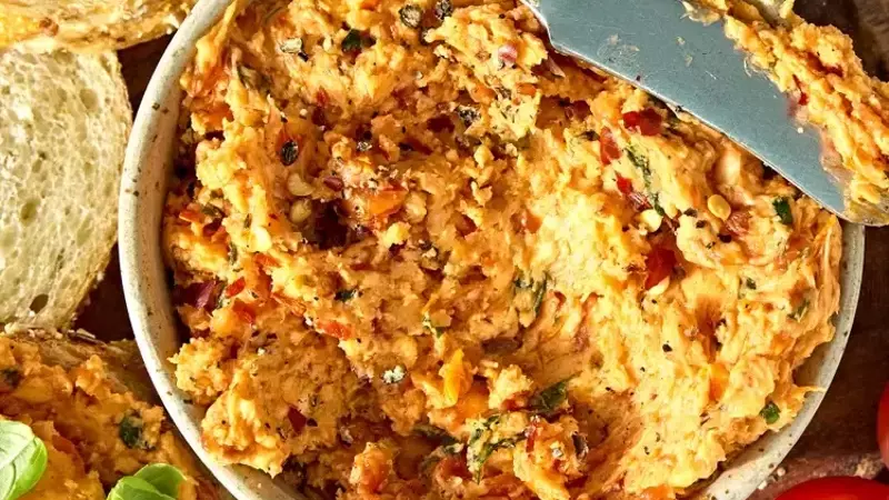 Crafting Aromatic Roasted Tomato Butter