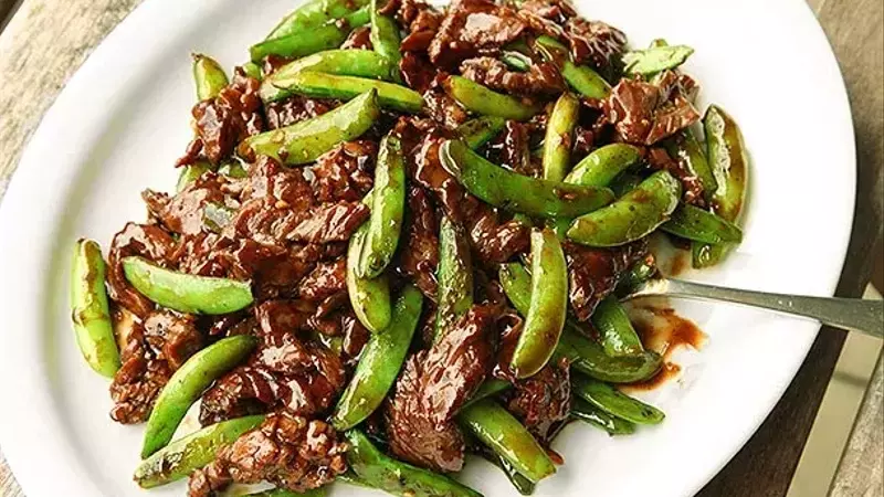 Mastering Stir-Fried Beef: Skirt Steak's Superiority