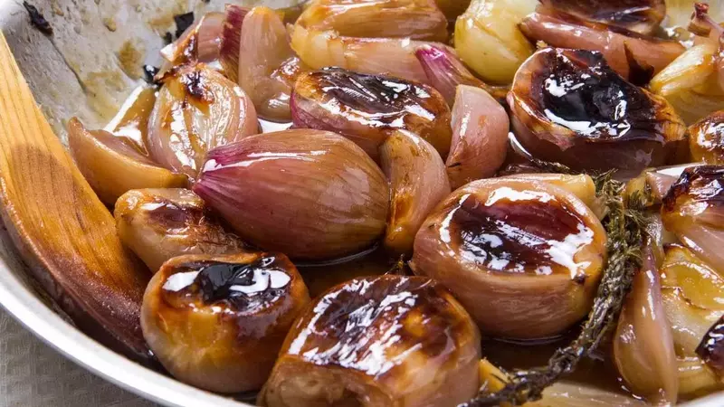 Mastering Sweet and Tangy Glazed Roasted Shallots
