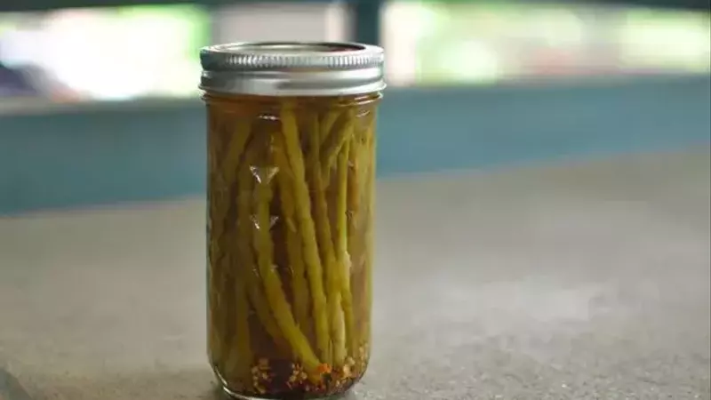 Crafting Delicious Pickled Garlic Scapes: A Step-by-Step Guide