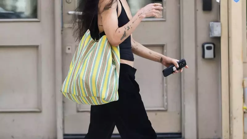 Celebrity-Approved Flip-Flop Styles