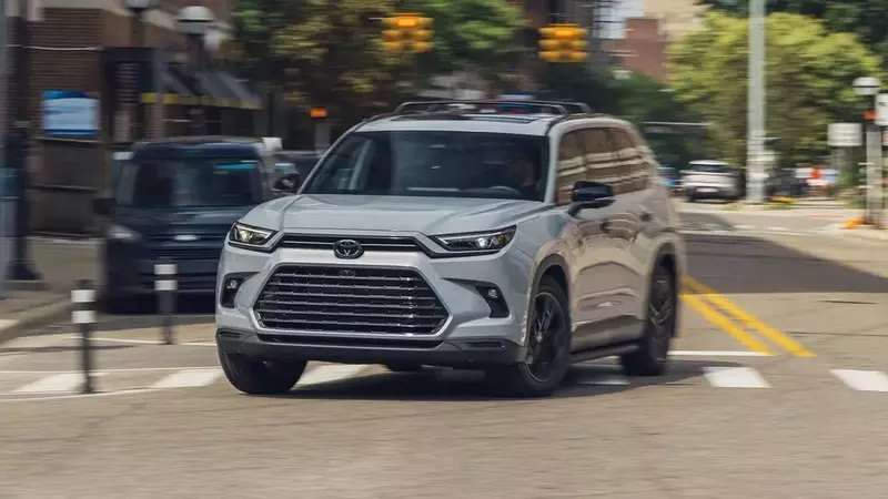 2027 Toyota Grand Highlander Hybrid Review