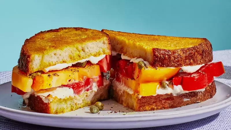 Exploring the World of Heirloom Tomatoes: A Comprehensive Guide