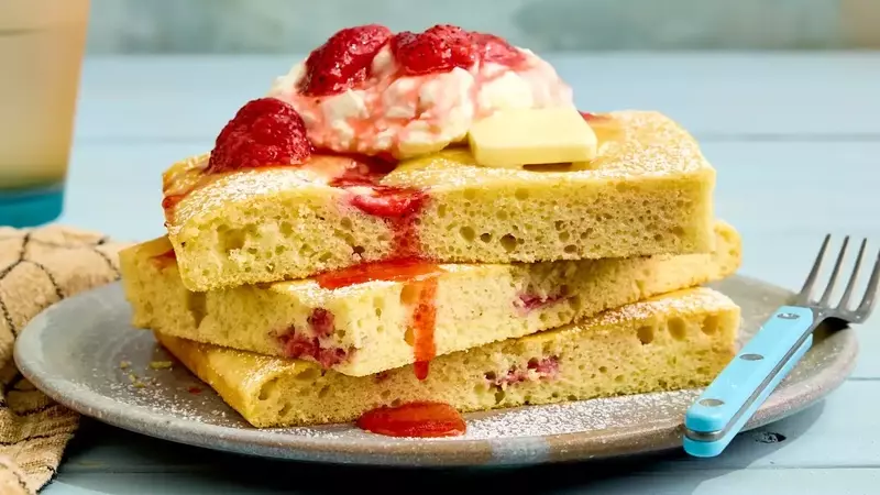 Sheet Pan Strawberry and Cream Pancakes: A Convenient Brunch Delight