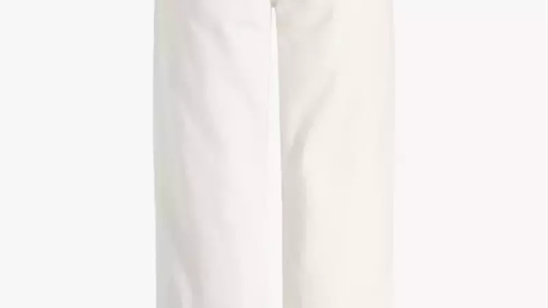 The Enduring Appeal of White Jeans: A Year-Round Fashion Essential