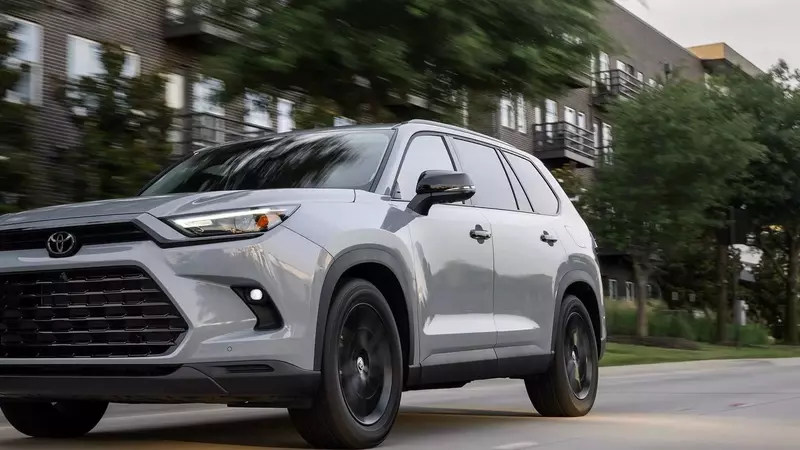 Toyota Unveils Attractive Lease Offers for the 2026 Grand Highlander in May