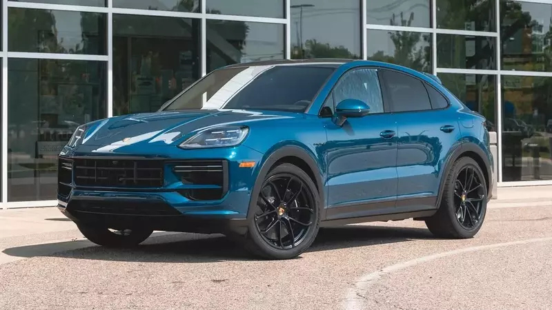 2027 Porsche Cayenne Hybrid Review