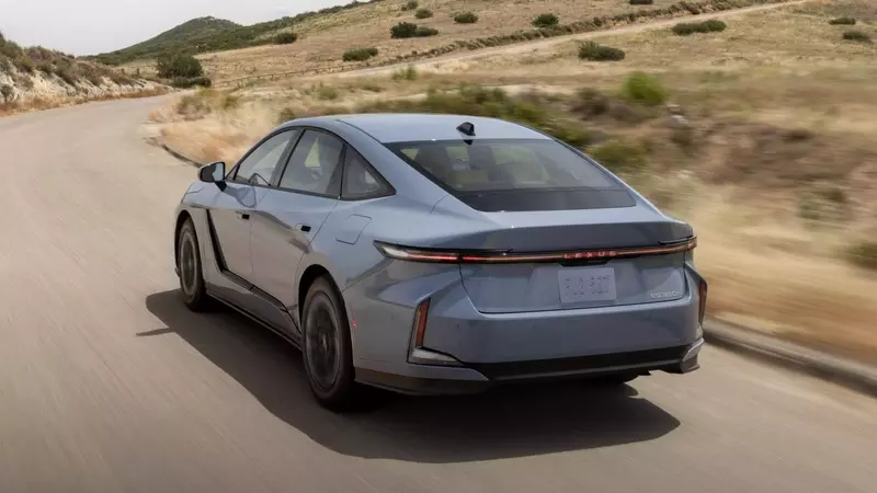 2026 Lexus ES350h: A Deep Dive into the Hybrid Luxury Sedan