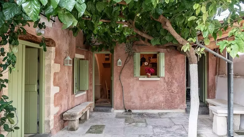 Crete's Hidden Gems: A Guide to the Island's Most Charming Airbnbs