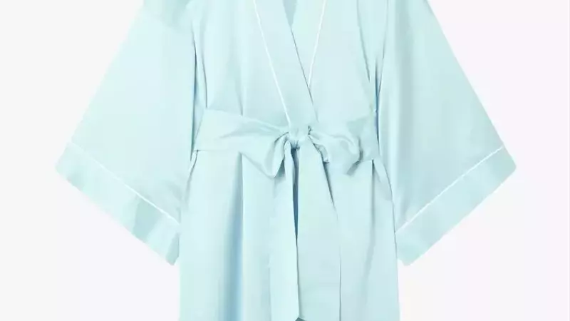 Chic Bridesmaid Robes: Essential Attire for Pre-Wedding Festivities