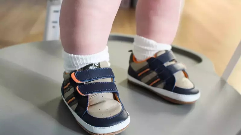 Choosing the Best Footwear for Babies and Toddlers: A Comprehensive Guide