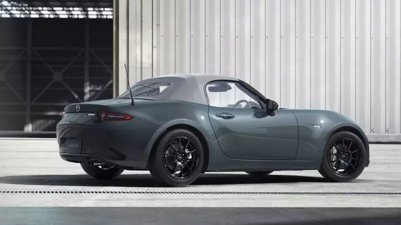 2027 Mazda MX-5 Miata: A Classic Roadster Embraces a New Green Hue