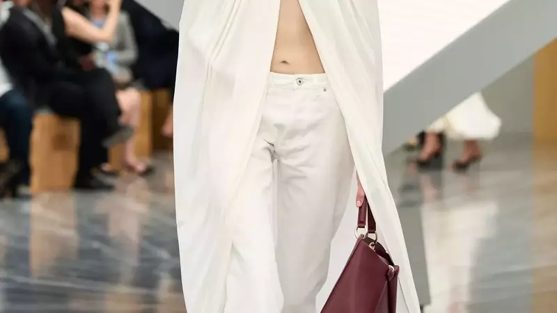 White Jeans: From Risky Wardrobe Item to Chic Fashion Essential
