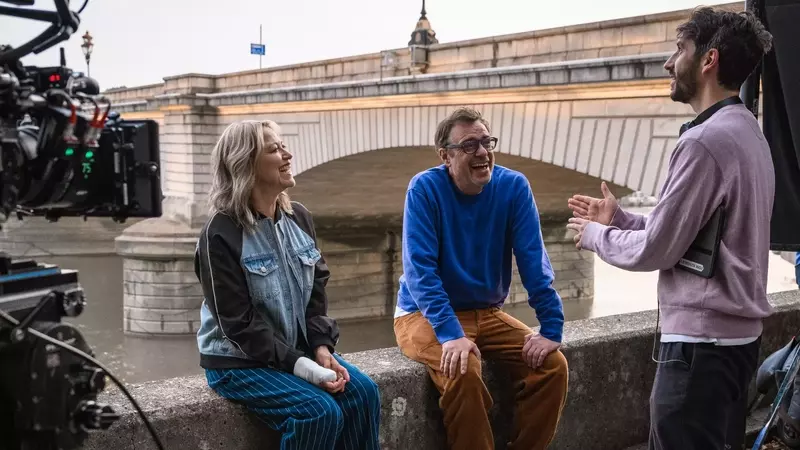 On the Set of 'Alice and Steve': Stars Discuss the Humor and Heart of the New 'Wrong-Com' Series