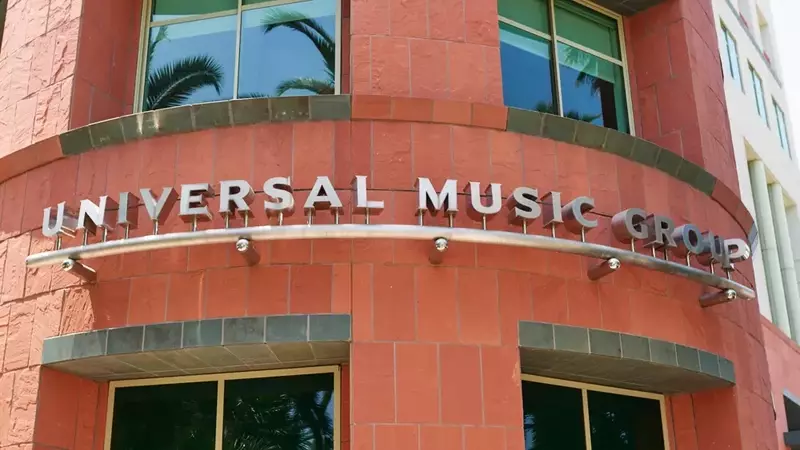 Bill Ackman's Pershing Square Divests from Universal Music After Failed Takeover