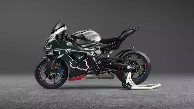 BMW M1000 RR Isle of Man Edition Honors Legendary Race