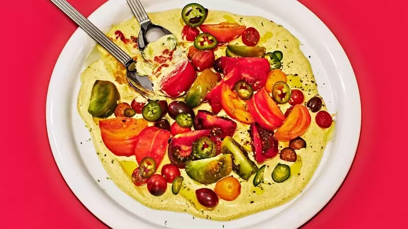 Effortless Summer Dishes: Recipes Utilizing Peak-Season Produce