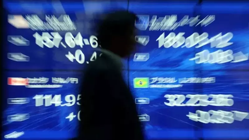 Japanese Investors Make Largest Foreign Stock Divestment in Five Years Amidst Global Concerns