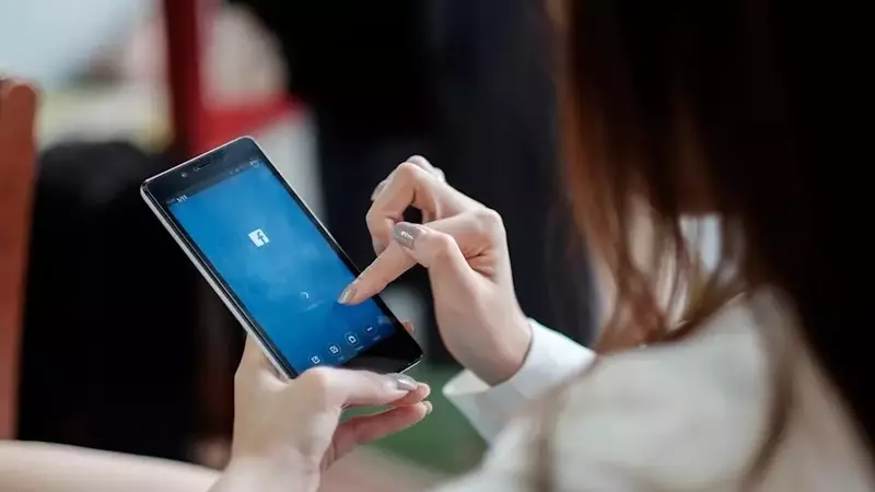 Meta's GenAI Chatbot Shows Promise for Monetization, UBS Reports