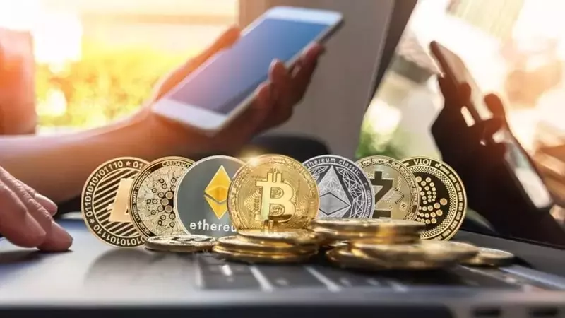 Crypto Markets Face Downturn as Expert Identifies 'Biggest Macro Opportunity' in Digital Assets
