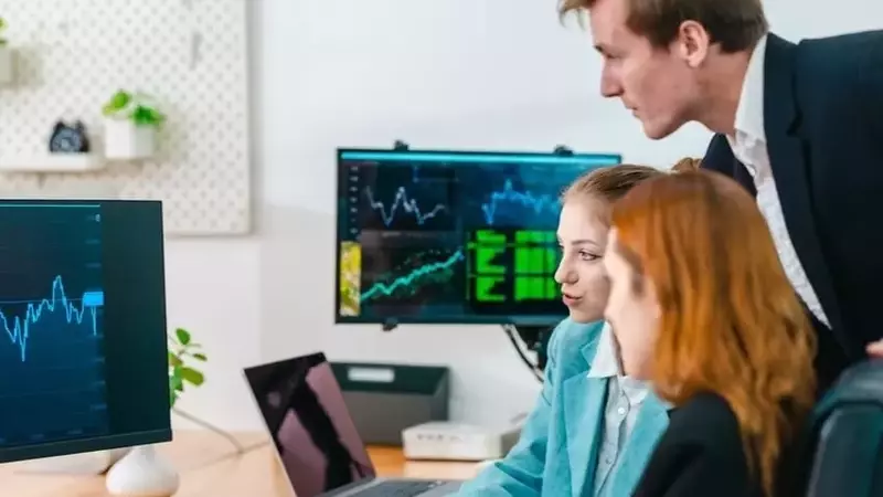 Top Analyst Initiations: Bullish Outlook for Cerebras Systems and Other Key Stocks
