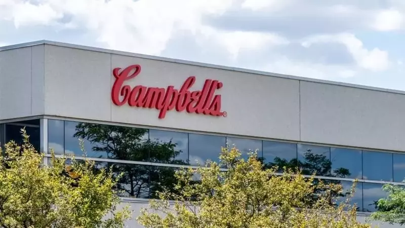Top-Performing Analysts Highlight High-Dividend Consumer Staples Stocks for Market Volatility