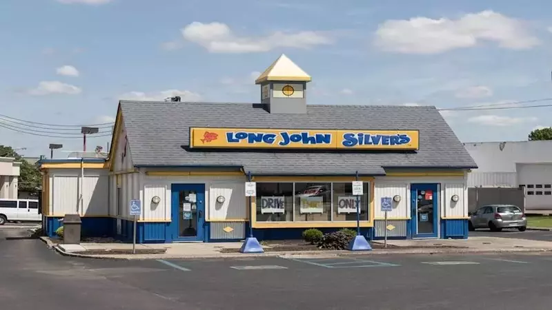 Leading Fast-Food Chain Shuts Down Over 700 Branches