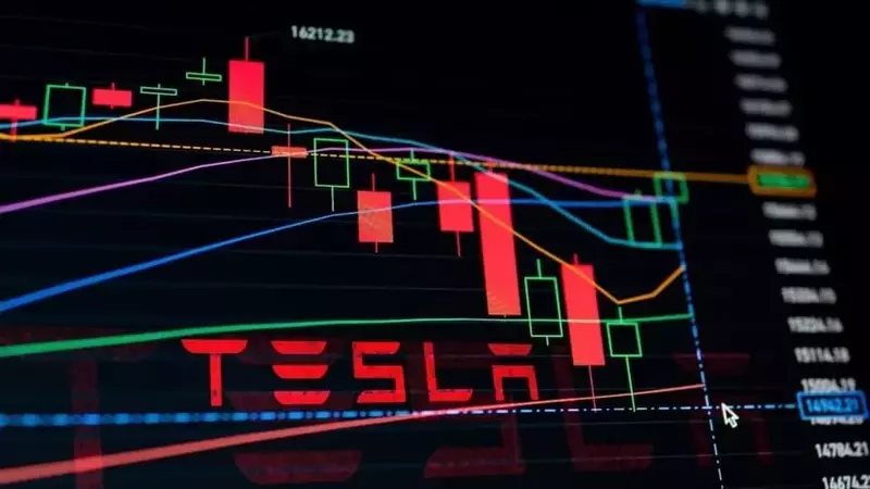 Tesla's Market Position Amidst SpaceX's Imminent IPO: A Dual-Edged Sword for Investors