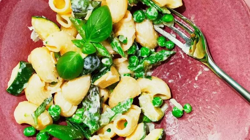 Spring Pasta with Vibrant Vegetables