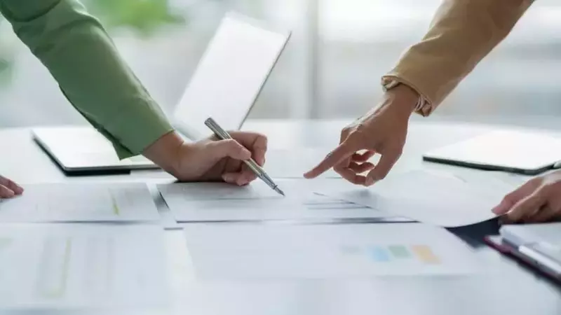 Blue Owl Secures $500 Million in Debt Funding Amidst Redemption Limits