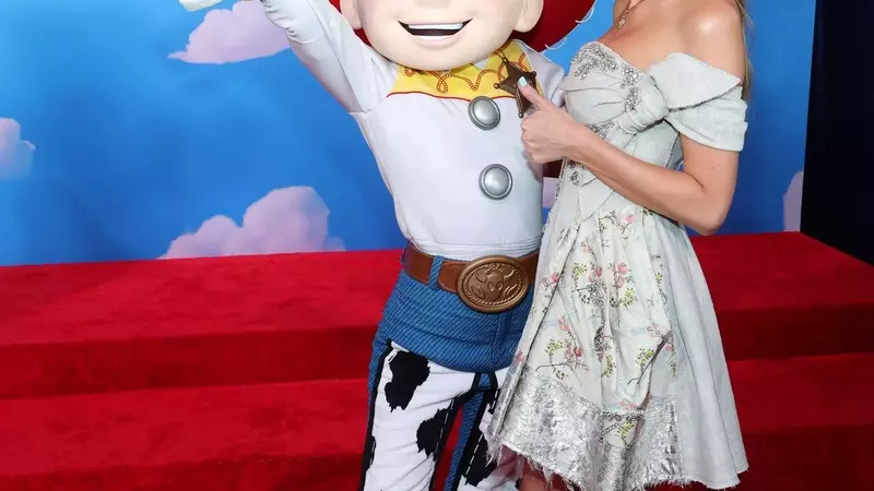 Taylor Swift's 'Toy Story 5' Premiere: A Tribute to Jessie