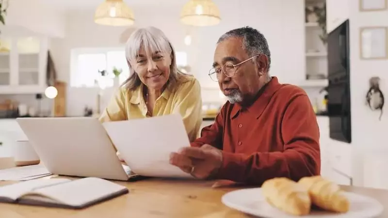 Navigating Retirement: Achieving a $6,500 Monthly Lifestyle with a $1.7 Million Portfolio