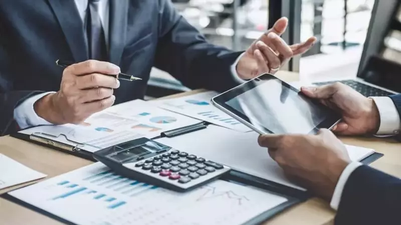 Leading Tech and Telecom Stocks Poised for Significant Growth in June