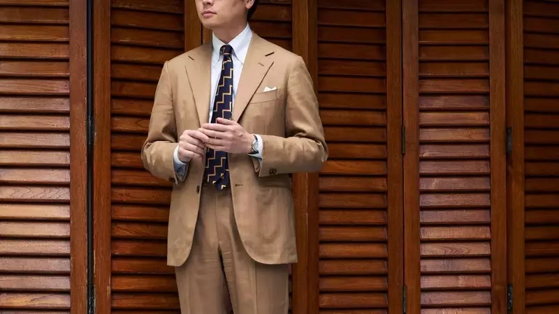 The Enduring Elegance of the Khaki Suit for Summer Weddings